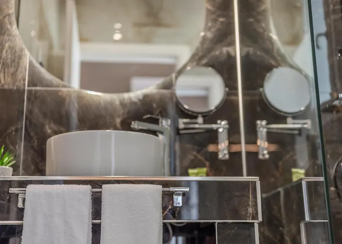 Agnantio & מלון 3*