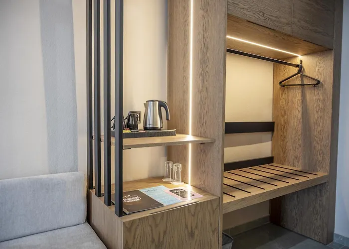 Agnantio & מלון 3*